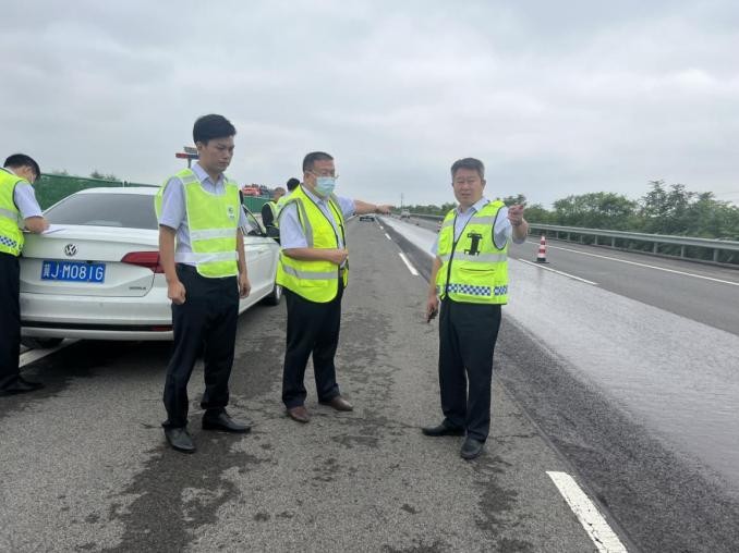 c3ff196cd29768808897f0841634f6dc.jpg c3ff196cd29768808897f0841634f6dc.jpg